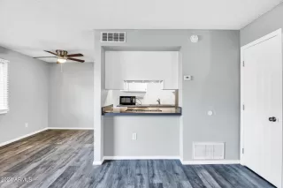 Photo #5: 6651237 Listing