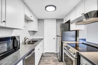 Photo #6: 6651237 Listing