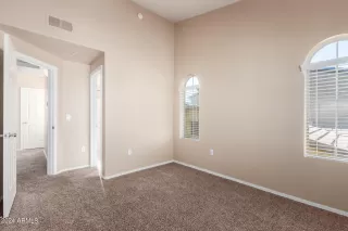 Photo #6: 6651333 Listing