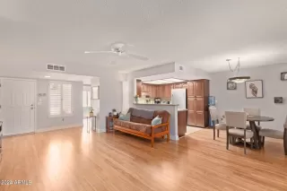 Photo #4: 6651371 Listing