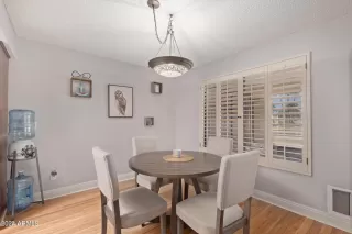 Photo #5: 6651371 Listing