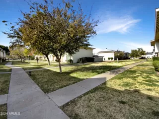 Photo #5: 6651887 Listing