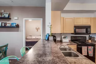 Photo #5: 6651989 Listing