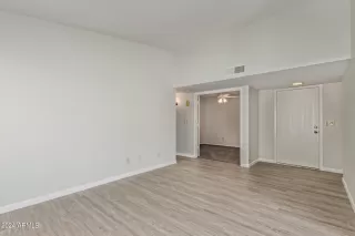 Photo #6: 6652022 Listing