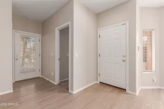 Photo #4: 6652057 Listing