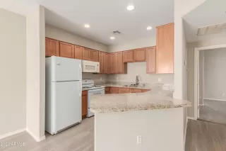 Photo #6: 6652057 Listing