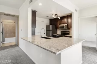 Photo #6: 6652236 Listing