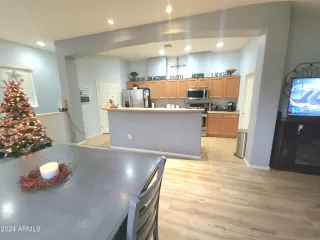 Photo #4: 6652313 Listing