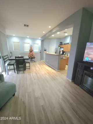 Photo #5: 6652313 Listing