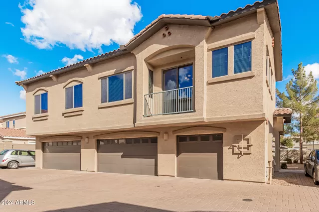 MLS: 6652324 Condo For Sale