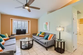 Photo #4: 6652367 Listing