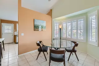 Photo #5: 6652367 Listing