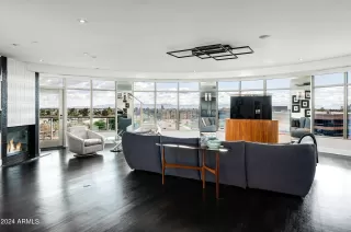 Photo #3: 6652382 Listing