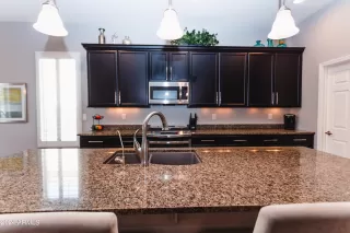 Photo #4: 6652403 Listing