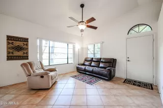 Photo #4: 6652419 Listing 