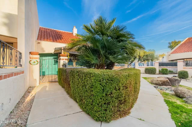 MLS: 6652523 Condo For Sale