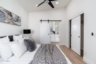 Photo #5: 6652653 Listing