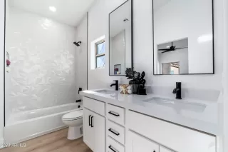 Photo #6: 6652653 Listing