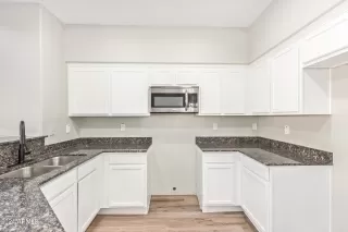 Photo #5: 6652710 Listing