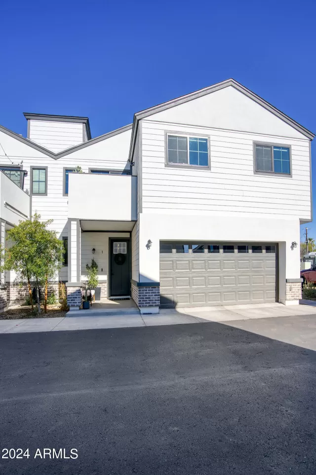 MLS: 6652720 Condo For Sale