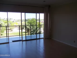 Photo #4: 6652742 Listing