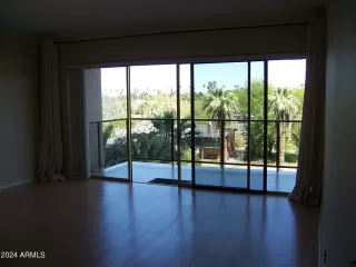 Photo #5: 6652742 Listing