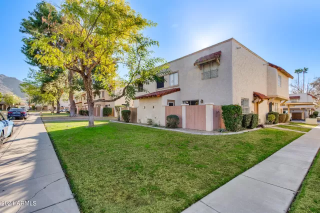 MLS: 6652861 Condo For Sale