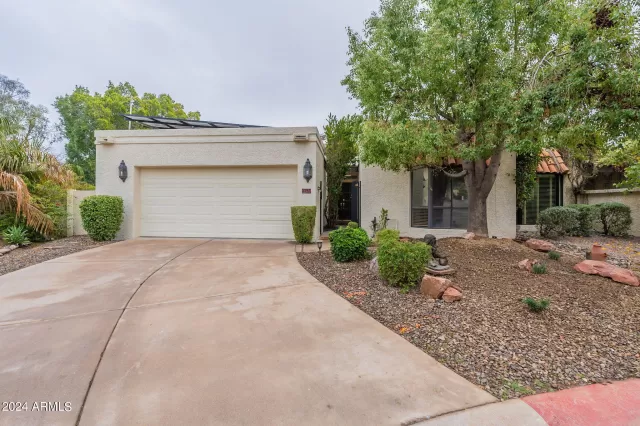 MLS: 6652928 Condo For Sale