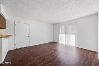 Photo #2: 6653119 Listing 