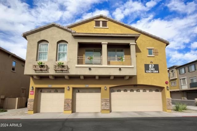 MLS: 6653148 Condo For Sale