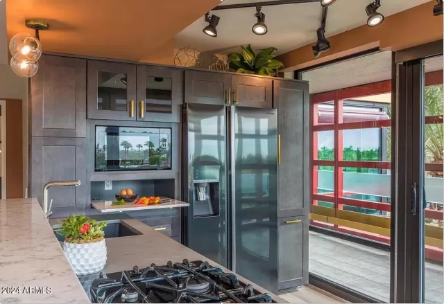 MLS: 6653175 Condo For Sale