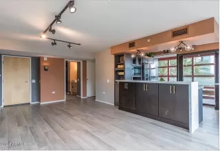 Photo #6: 6653175 Listing