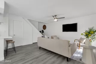 Photo #3: 6653205 Listing