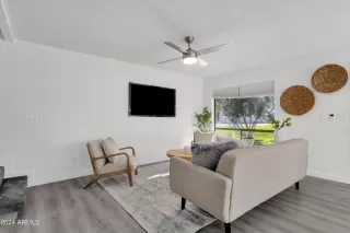 Photo #5: 6653205 Listing