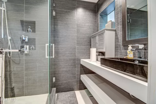 MLS: 6653329 Condo For Sale