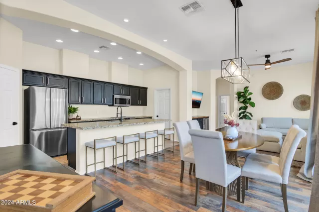 MLS: 6653338 Condo For Sale