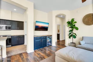 Photo #3: 6653338 Listing 