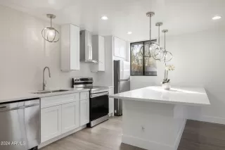 Photo #5: 6653350 Listing