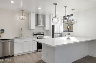 Photo #6: 6653350 Listing