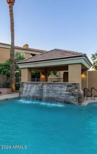 Photo #6: 6653469 Listing