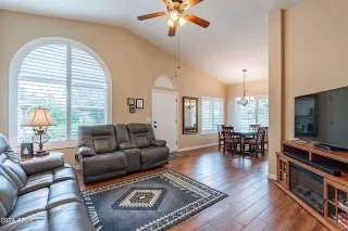 Photo #2: 6653481 Listing 