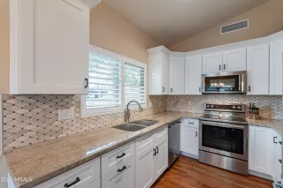 Photo #3: 6653481 Listing 