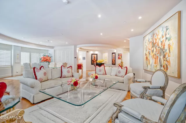 MLS: 6653507 Condo For Sale