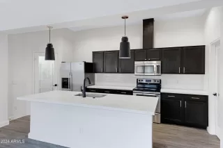 Photo #5: 6653510 Listing