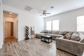 Photo #2: 6653949 Listing