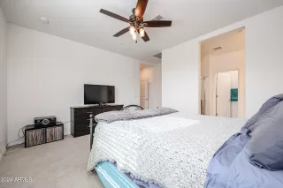 Photo #5: 6653949 Listing