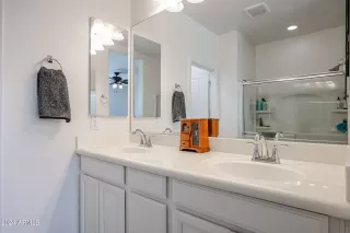 Photo #6: 6653949 Listing