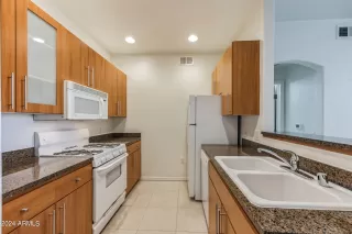 Photo #4: 6653957 Listing