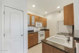 Photo #5: 6653957 Listing