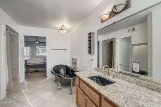 Photo #4: 6653996 Listing